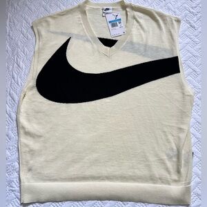 Nike Men's V-Neck Sweater Vest in Cream and Black Size M